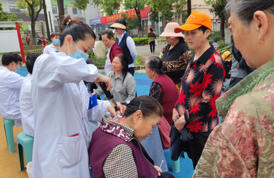 情暖端午 關(guān)愛(ài)老人 汪田社區(qū)開(kāi)展系列為老服務(wù)活動(dòng)之營(yíng)養(yǎng)健康咨詢服務(wù)
